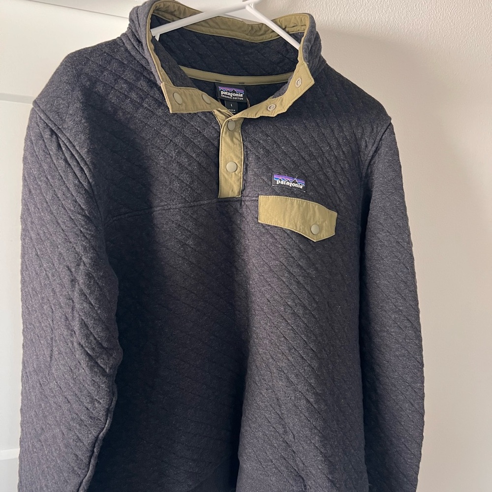 Patagonia Navy Blue & Olive Green Quilted Crewneck Sweater